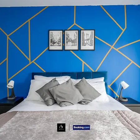 2 Bed House By Boyeilles Apartments Short Lets & Serviced Accommodation Belfast With Balcony & Free Parking Exterior photo