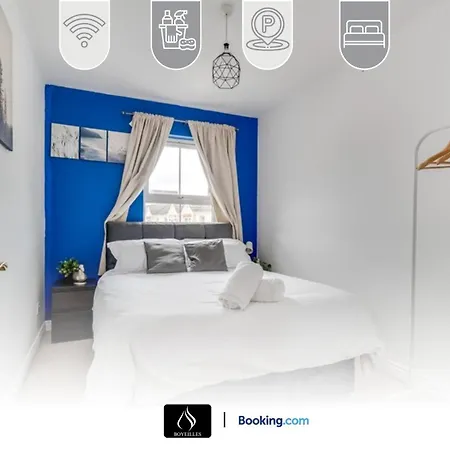 2 Bed House By Boyeilles Apartments Short Lets & Serviced Accommodation Belfast With Balcony & Free Parking Exterior photo