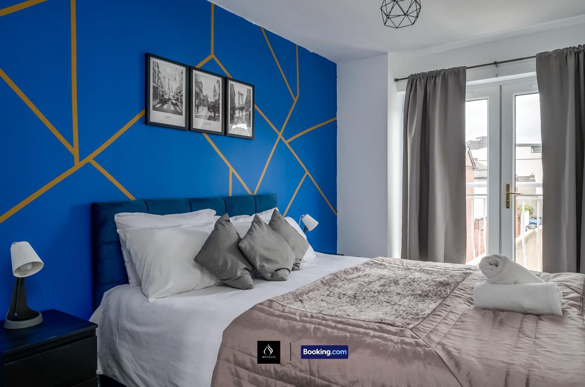 2 Bed House By Boyeilles Short Lets & Serviced With Balcony & Free Parking Belfast