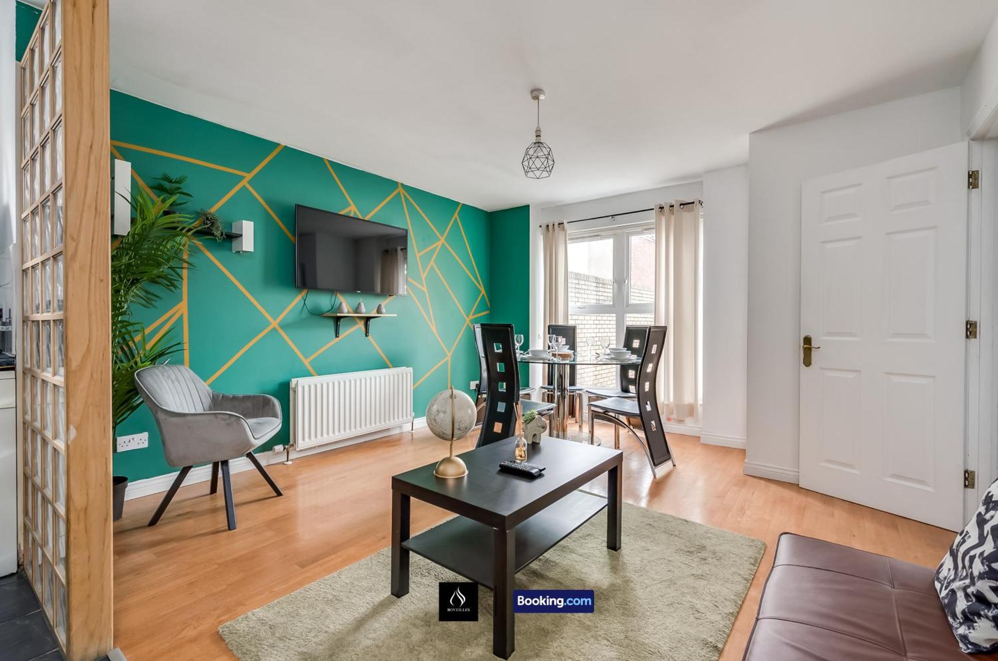 Casa de Férias 2 Bed House By Boyeilles Short Lets & Serviced With Balcony & Free Parking Belfast